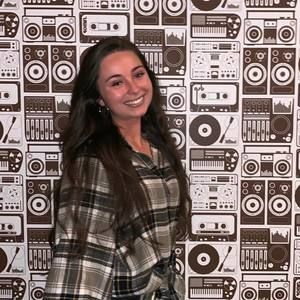 Meet your Posher, Caitlin